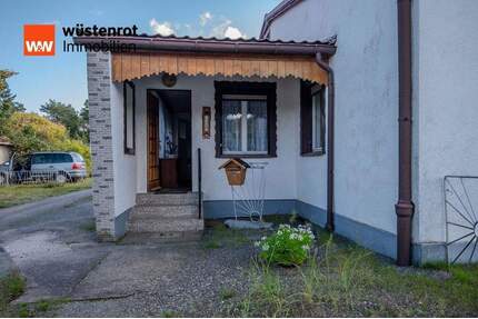 Wohnen mit Entwicklungspotenzial - Wohnhaus mit bebaubarem Grundstück in attraktiver Lage - Schlieben / Berga