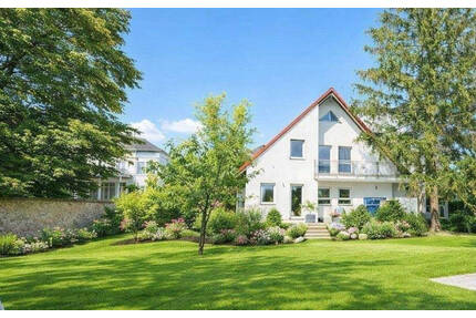 ca. 1.250 m² Traum-Grundstück und viel Freiraum für Familien - modernes A+ Haus - Wiesbaden Erbenheim