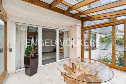 Haus zum Mieten in Schwalbach am Taunus 2.990,00 € 195 m²