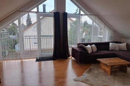 Sonnige DG-Wohnung mit Garten, Balkon & Haus-im-Haus-Charakter - München Allach-Untermenzing