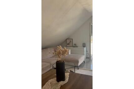 Attraktiv geschnittene helle 3-Zimmer-Wohnung mit Balkon - Mommenheim