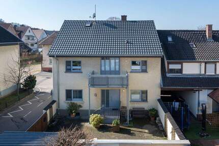 Bezugsfreies, gepflegtes Zweifamilienhaus in zentraler Lage von Rauenberg-Malschenberg