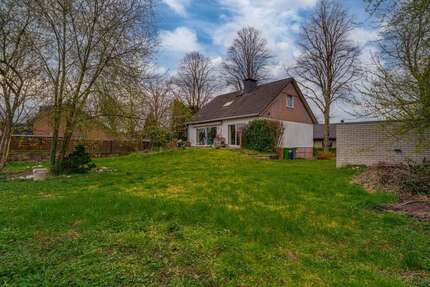 Haus zum Kaufen in Emmerich am Rhein 235.000,00 € 128.87 m²