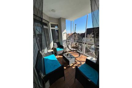 schöne 5 Zimmer-DG-Wohnung - Raumwunder für Familien - Herrenberg Kuppingen