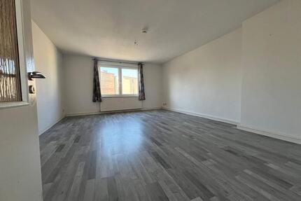 charmante 3 Zimmer im Dachgeschoss ab sofort Köthen (Anhalt)