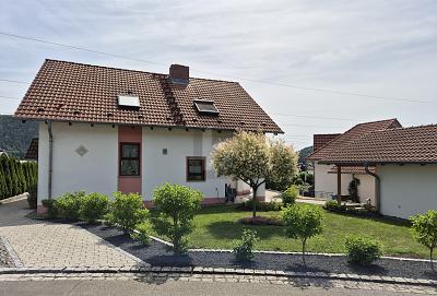 IDYLLISCHES FAMILIENPARADIES IN RUHIGER LAGE - Wurmlingen