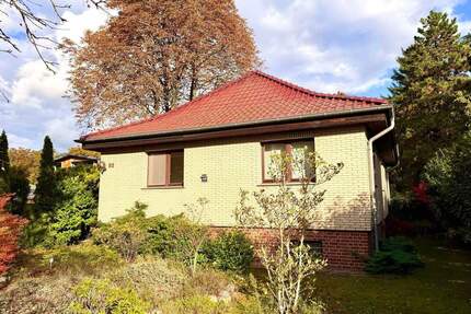 Familienfreundliches Einfamilienhaus mit Terrasse, Garten und zusätzlicher Bebauungsmöglichkeit - Berlin Adlershof