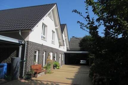 PROVISIONSFREI! Moderne Doppelhaushälfte mit Doppelcarport und Fahrrad-Geräteraum in guter Wohnlage! - Cloppenburg