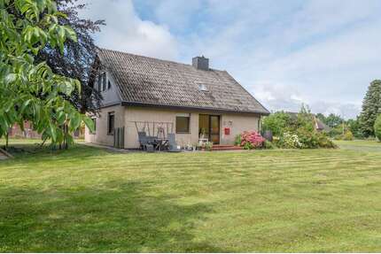Haus zum Kaufen in Drochtersen Hüll 180.000,00 € 150 m² - Drochtersen / Hüll