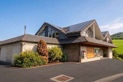Haus zum Kaufen in Kirchhundem 299.000,00 € 246 m²