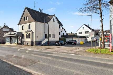 Haus zum Kaufen in Kreuztal 450.000,00 € 235 m²