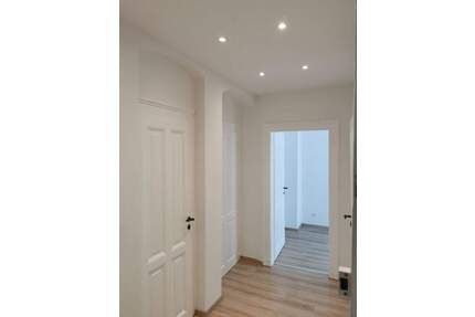 2-Zi-Altbau-Traum, renoviert, mit Einbauküche, Tageslichtbad und Badewanne - Leipzig Neustadt-Neuschönefeld