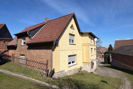 Stilvolles Einfamilienhaus mit Potenzial und viel Platz - Arnstein
