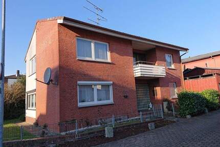 Viel Platz! Großes Einfamilienhaus mit geräumiger Garage in Kellinghusen