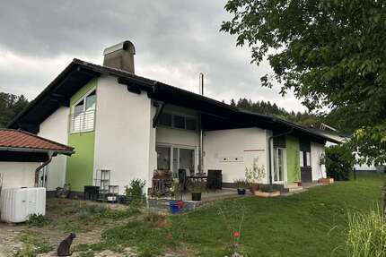 Haus zum Kaufen in Grabenstätt Winkl bei Grabenstätt 699.000,00 € 229 m² - Grabenstätt / Winkl bei Grabenstätt