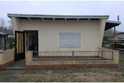 Garten mit Massivbungalow - 2.700,00&nbsp;EUR Kaltmiete, ca.&nbsp; 0,00&nbsp;m&sup2; in Lauchhammer (PLZ: 01979)