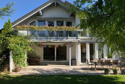 Lichtdurchflutetes, großzügiges EFH mit großem Garten - Gückingen