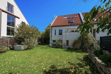 Großzügige Doppelhaushälfte mit Garten in Calden - Westuffeln!