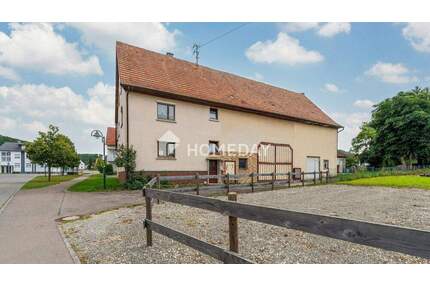 Haus in Dornröschenschlaf! 1 bis 2 Familienhaus mit großem, bebaubarem Grundstück & Potenzial - Burladingen Melchingen