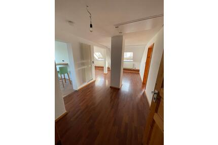 Wohnung 62 m2 im Dachgeschoss - 520,00&nbsp;EUR Kaltmiete, ca.&nbsp; 62,00&nbsp;m&sup2; in Radevormwald (PLZ: 42477)