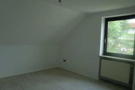 3-Zi-DG-Wohnung - 630,00&nbsp;EUR Kaltmiete, ca.&nbsp; 90,00&nbsp;m&sup2; in Marktsteft (PLZ: 97342)