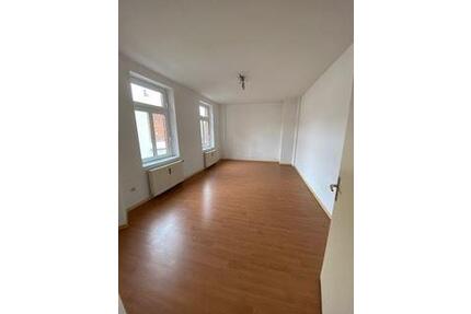 Großzügige 2-Zimmer mit Laminat und Wannenbad in zentraler Lage! - Zwickau