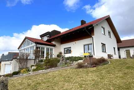 Haus zum Kaufen in Ellingen 640.000,00 € 255 m²