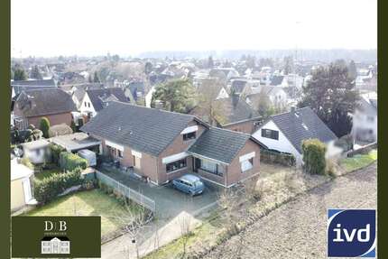 Haus zum Kaufen in Niederkassel Rheidt 467.000,00 € 242.77 m² - Niederkassel / Rheidt