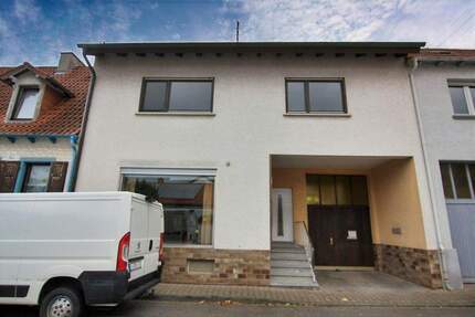 Großzügiges Wohnhaus mit 3 Etagen - ideal für mehrere Generationen - Walldorf