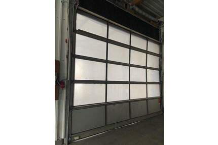 Gewerbehalle - 4 m Sektionstor - 2.000,00&nbsp;EUR Kaltmiete, in Bergrheinfeld (PLZ: 97493)