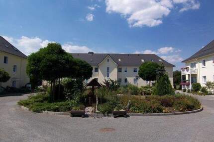 Schöne 3-Raumwohnung in toller Lage! Stellplatz! Dachgeschoss! EBK möglich! Gartennutzung möglich! - Crimmitschau