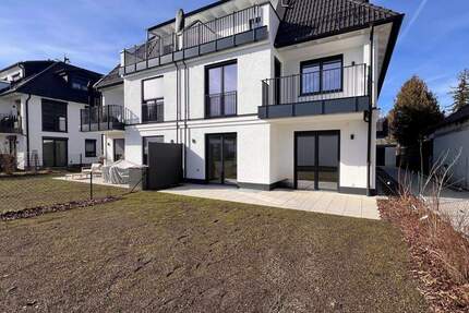 NEUBAU-3-Zimmer-Gartenwohnung mit Süd-Terrasse + wohnlich ausgebautem Souterrain (2 Räume + 2. Bad) - München Trudering-Riem