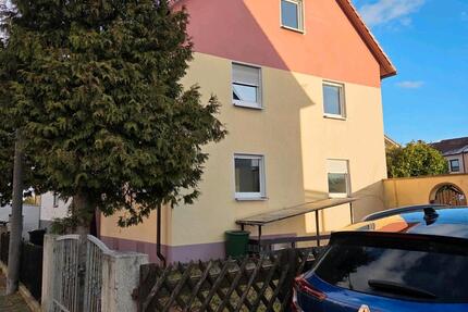 Hausverkauf von Privat mit großem Grundstück - Oberasbach