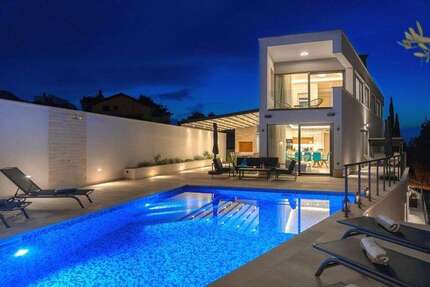 Haus zum Kaufen in Brac 1.800.000,00 € 340 m²