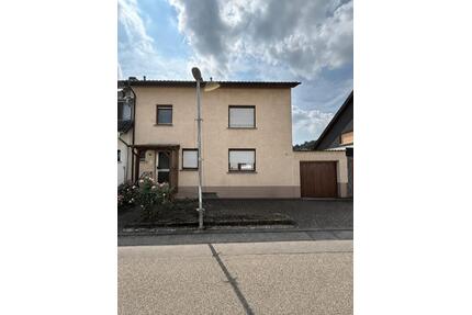 Großzügiges Einfamilienhaus mit Einliegerwohnung und Garten - Bad Rappenau