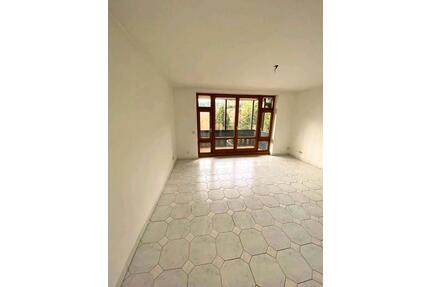 Helle 2-Zimmer-Wohnung mit Balkon, Kaminofen und Blick ins Grüne - Bad Herrenalb