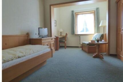 Möbilierte Einzelzimmer mit Bad - Himbergen