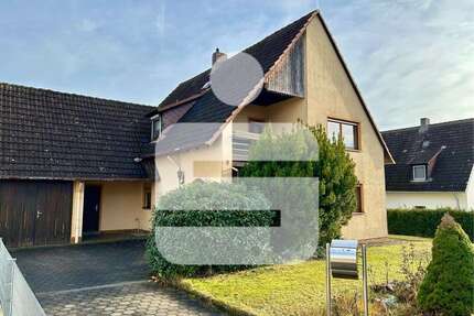 Haus zum Kaufen in Adelsdorf 299.000,00 € 122 m²