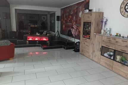 Geräumige, modernisierte 2,5-Zimmer-Wohnung in Duisburg