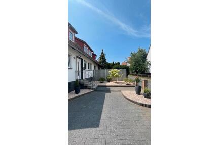 Schöne Doppelhaushälfte mit großem Garten - Neu-Eichenberg