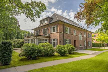 Haus zum Mieten in Hamburg 6.350,00 € 306 m²