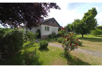 Einfamilienhaus mit Wintergarten und Einliegerwohnung - Adelsdorf