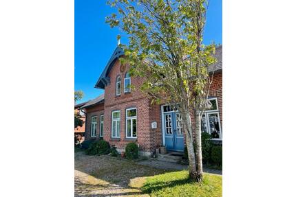Liebevoll gepflegtes Haus mit historischen Altbauelementen - Husby