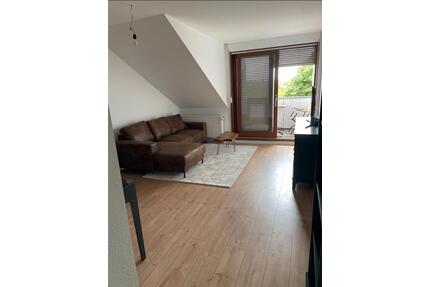 Modern renovierte, vollmöblierte DG‑Wohnung in ruhiger Lage (2023 - Aschaffenburg Damm