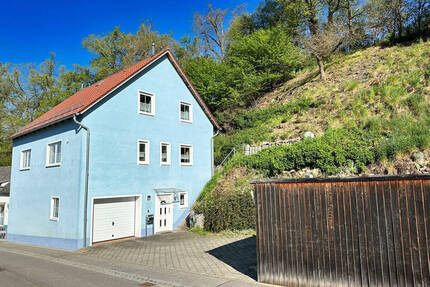Schön(berger) Blick! Einfamilienhaus in Wenzenbach!