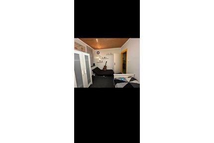 ZU VERMIETEN 1 ZIMMER 500 Euro - 600,00&nbsp;EUR Kaltmiete, ca.&nbsp; 35,00&nbsp;m&sup2; in Bremen (PLZ: 28239) Gröpelingen