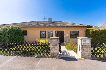 Haus zum Mieten in Würzburg 2.700,00 € 208 m²