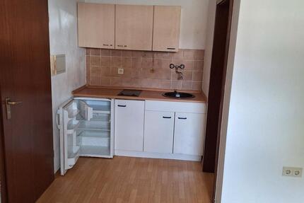 1 ZimmerApp Rgb. Kareth - 530,00&nbsp;EUR Kaltmiete, ca.&nbsp; 18,00&nbsp;m&sup2; in Lappersdorf (PLZ: 93138)