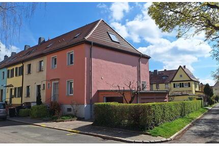 Reihenendhaus mit 6 Zimmern, Küche, Bad, Terrasse, Garage, Garten - Weimar