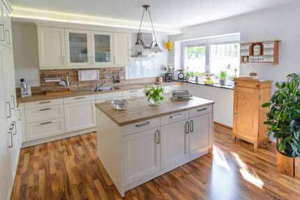 Neubauprojekt in Süßen! Tolle 4-Zimmer-Wohnung, ideal für Familien, 1. OG, großer Balkon, Aufzug !